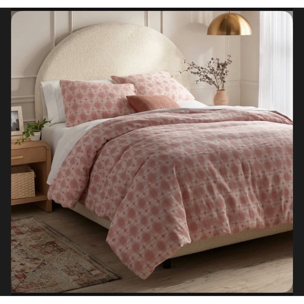 Threshold‎ Studio McGee Shibori Printed Quilt Full/Queen Pink Geometric NWT